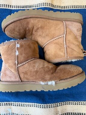 Chestnut Shearling-Lined Short Boots